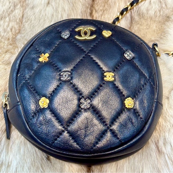 RARE Chanel CC Logo Lucky Charms Mini Crossbody Bag - Picture 2 of 6